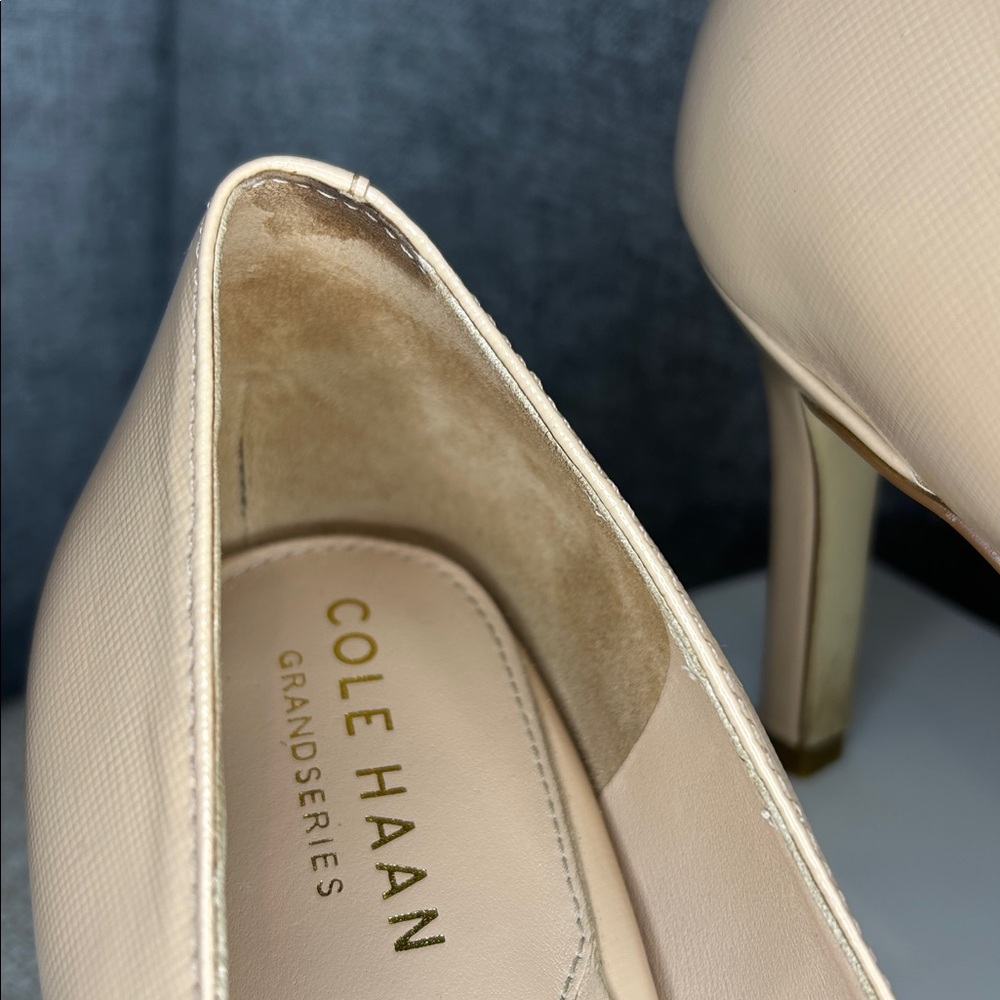 Cole Hahn Patent Leather Nude Pumps - Picture 5 of 9